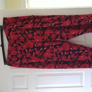 SUSAN GRAVER Size 1X capris, red and blue, floral design, wide leg capri